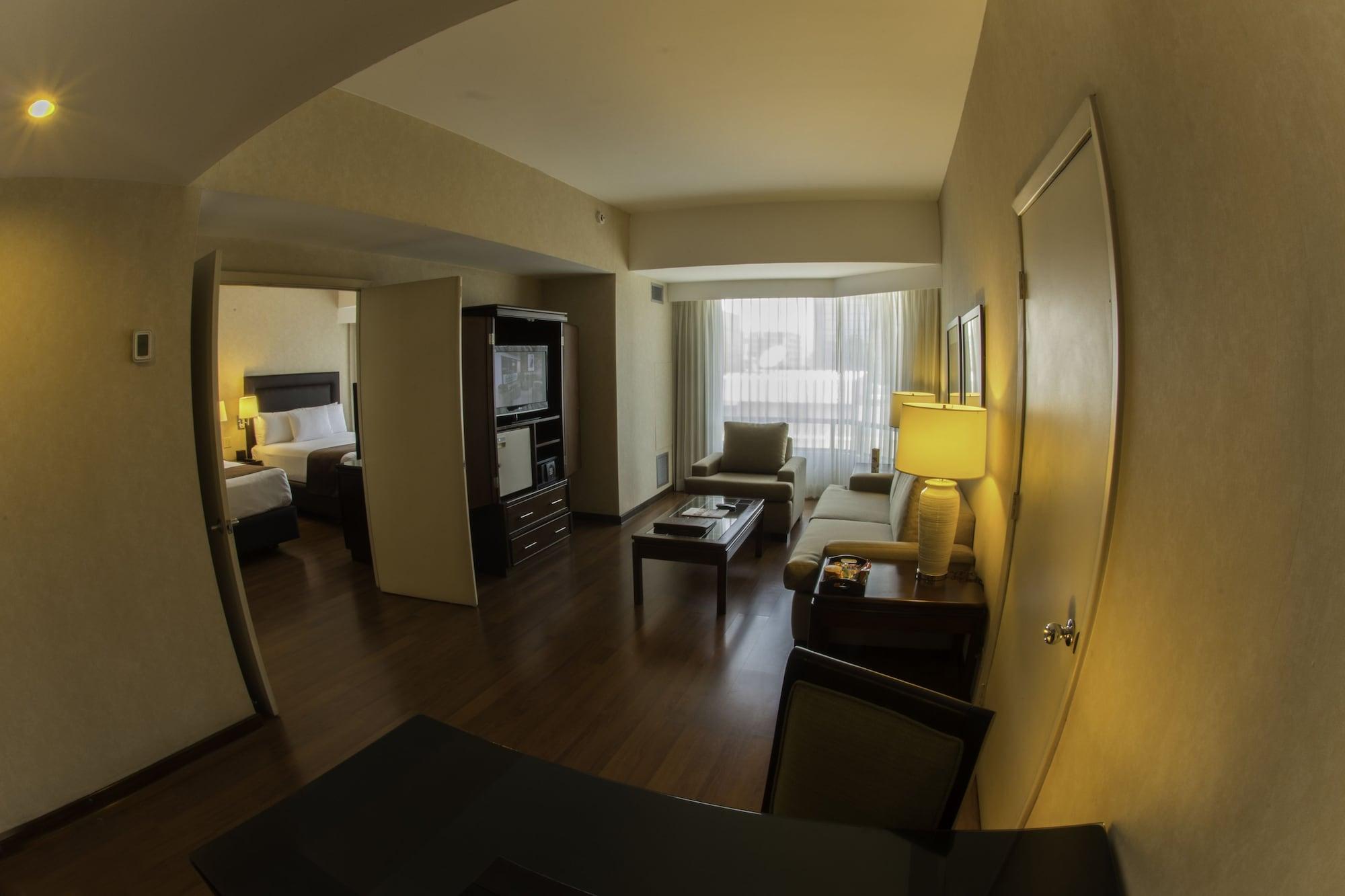 ホテル クラリオン スイーツ ガテマラ シティ グアテマラシティ エクステリア 写真 A typical two-bedroom suite