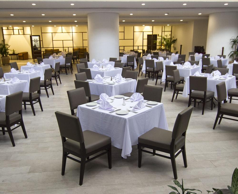 ホテル クラリオン スイーツ ガテマラ シティ グアテマラシティ エクステリア 写真 The dining room at the National Museum of Singapore