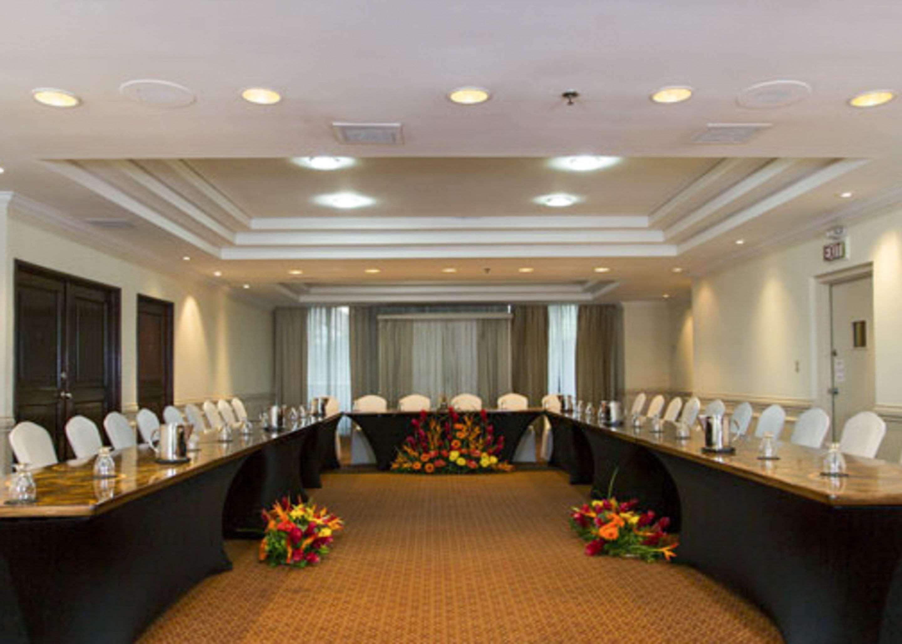 ホテル クラリオン スイーツ ガテマラ シティ グアテマラシティ エクステリア 写真 Meeting room