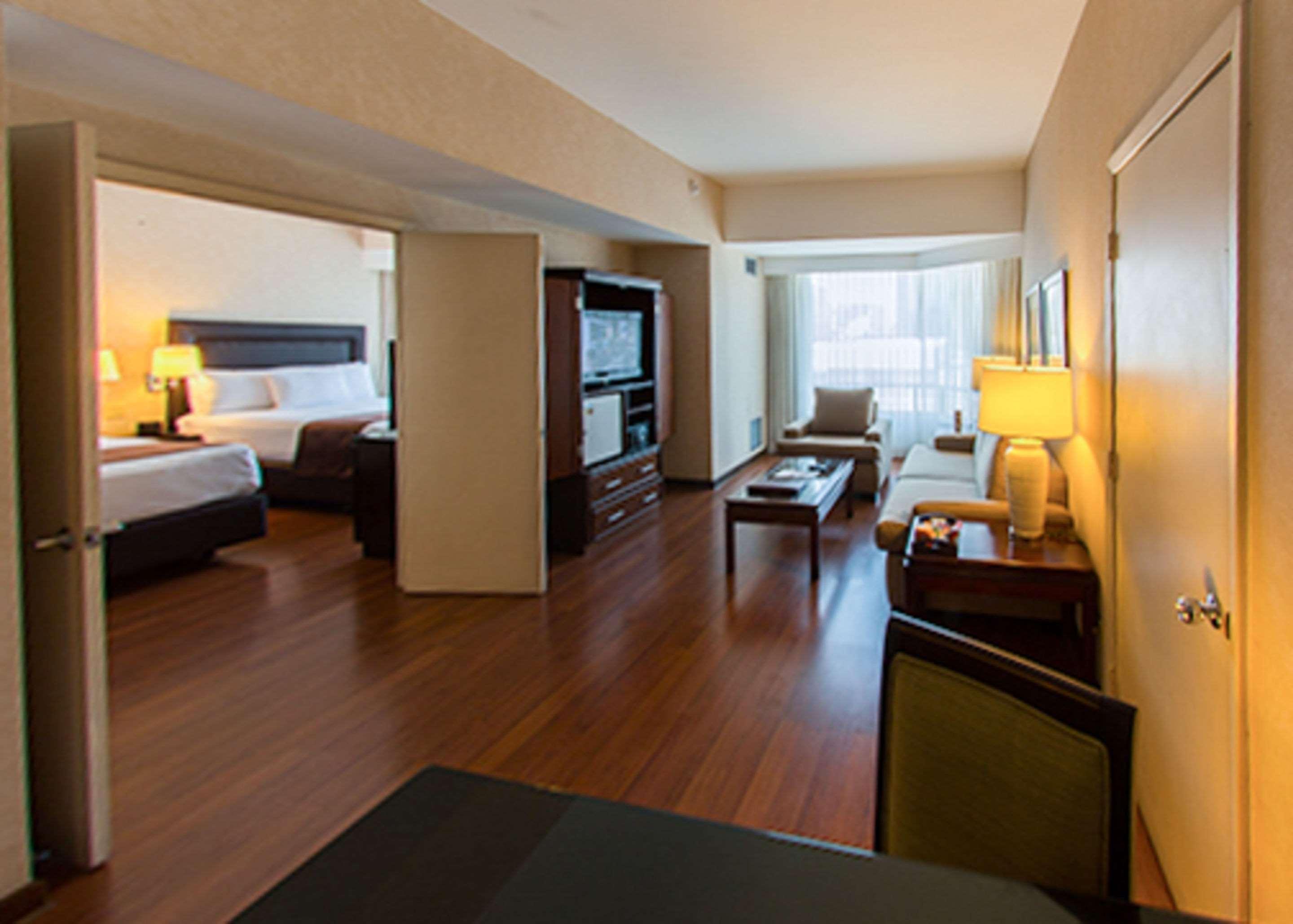 ホテル クラリオン スイーツ ガテマラ シティ グアテマラシティ エクステリア 写真 A typical suite at the Residence Inn