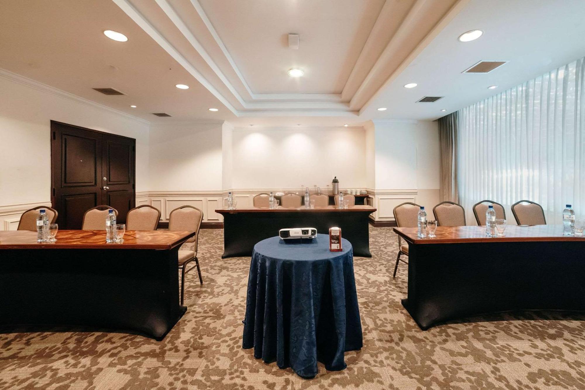 ホテル クラリオン スイーツ ガテマラ シティ グアテマラシティ エクステリア 写真 Meeting room