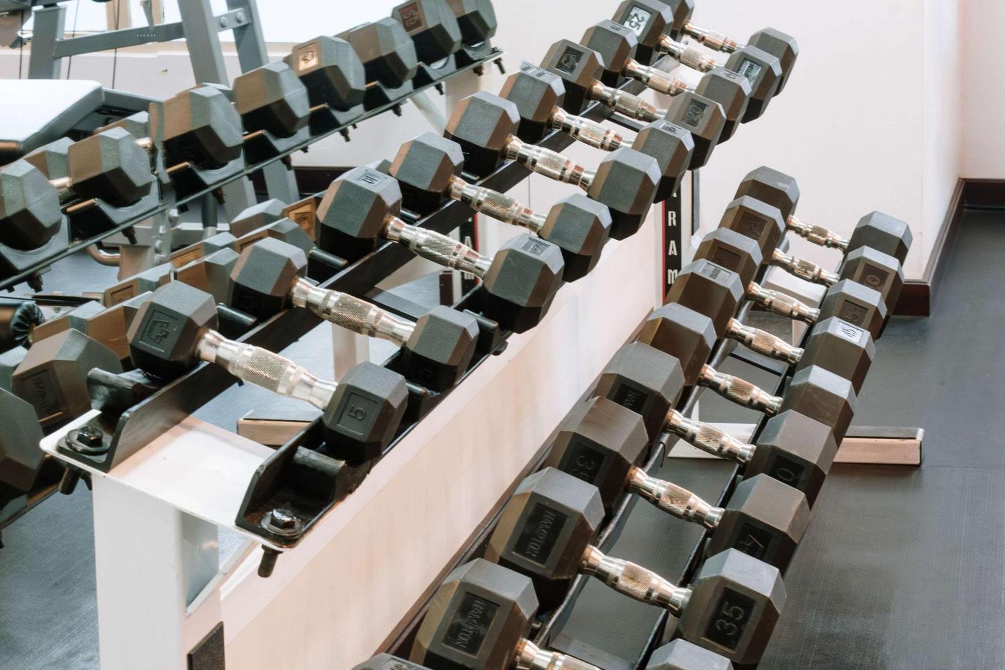 ホテル クラリオン スイーツ ガテマラ シティ グアテマラシティ エクステリア 写真 Dumbbells