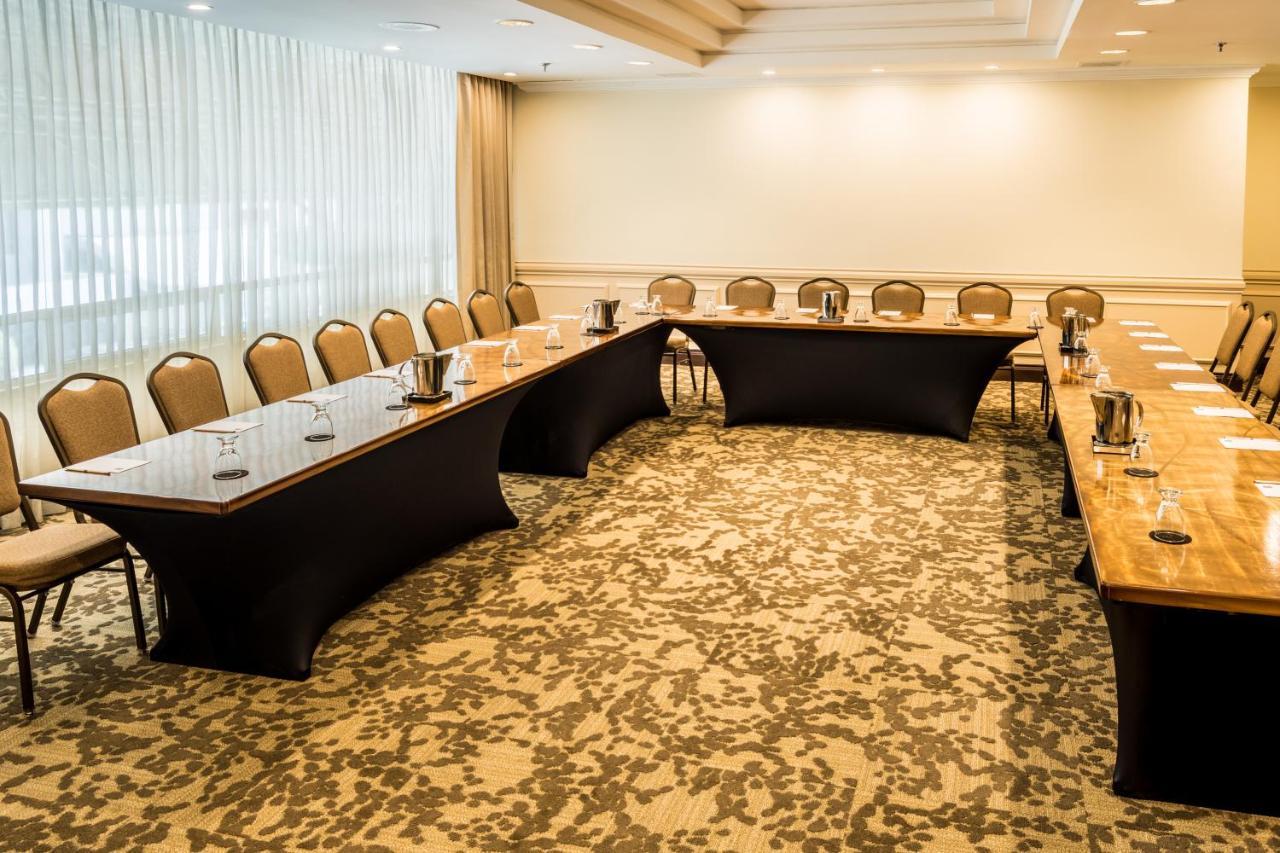 ホテル クラリオン スイーツ ガテマラ シティ グアテマラシティ エクステリア 写真 U-shaped table layout